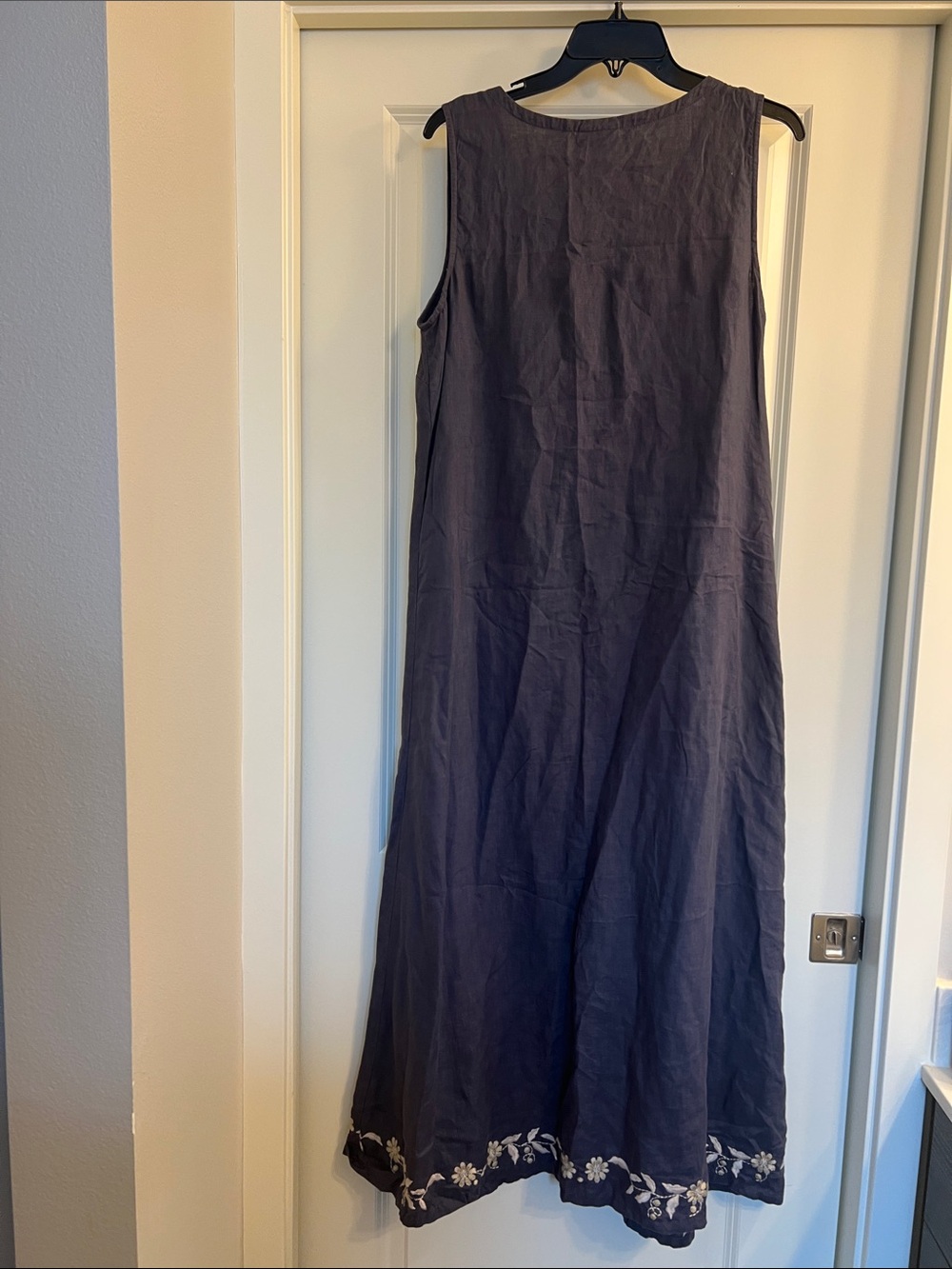 J. Jill Navy Linen Maxi Dress with Ivory Floral Embroidery - Picture 6 of 7